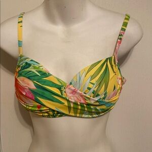 La blanca bikini top  size  4 green and pink